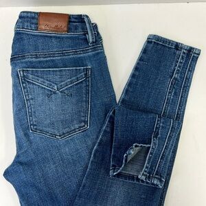 Unpublished Women’s Slit Ankle Jeans Style:UW2000409 Size 27/4